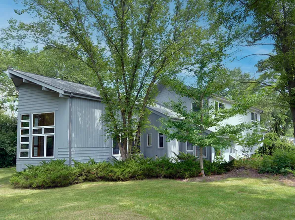 27295 N Saint Marys Rd, Mettawa, IL 60048