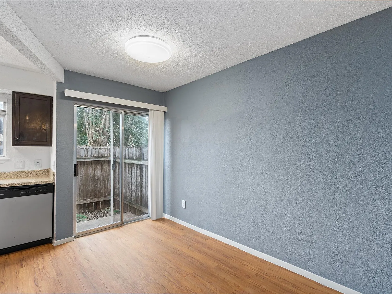 Perfectly Located Townhome in South Austin — Photo 1