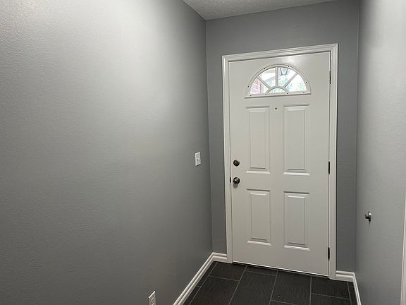 4th image of 1416 W Centennial Dr