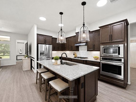 5th image of 247 Scarlet Maple Way