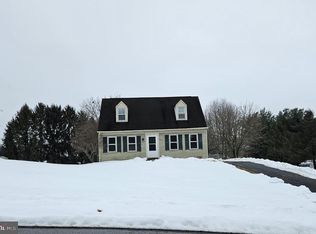 725 Laurel View Dr, Manheim, PA 17545