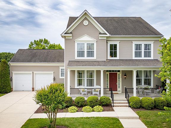 3rd image of 132 Crossgate Dr