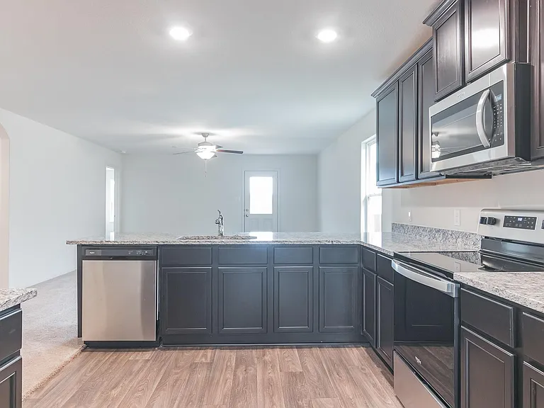112 Allington Cir — Photo 11
