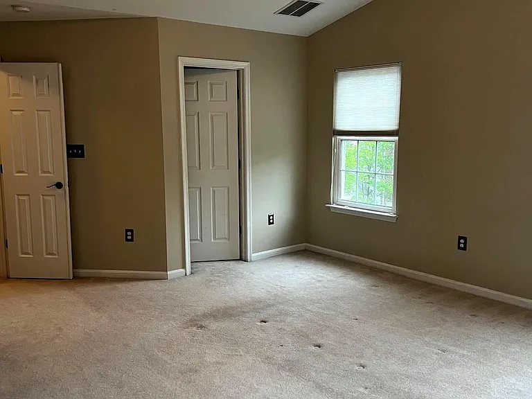 47370 Victoria Falls Sq — Photo 31