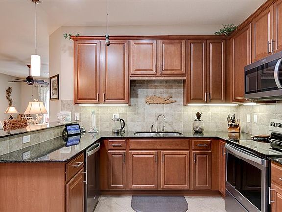 5th image of 6355 Oxford Cir