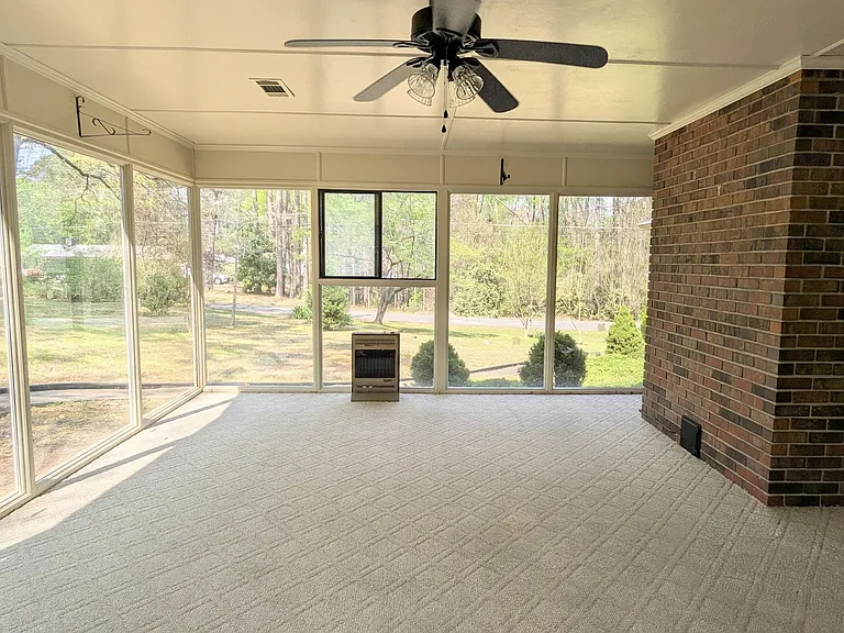34 E Kenora Dr SW — Photo 19