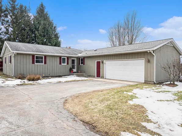 4856 Sunset Dr, Fremont, MI 49412