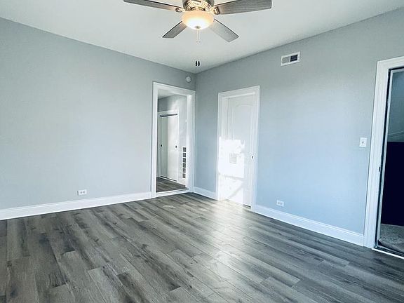 5th image of 550 E 92nd Pl