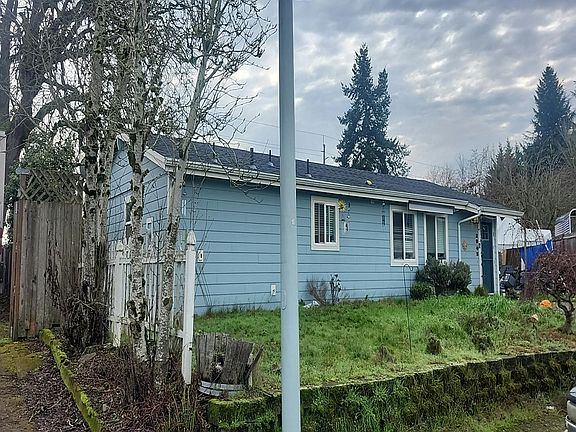 3rd image of 2952 Logan Ct NE