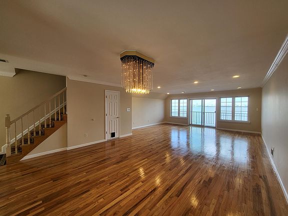 4th image of 43 Waterview Ct Floor 1