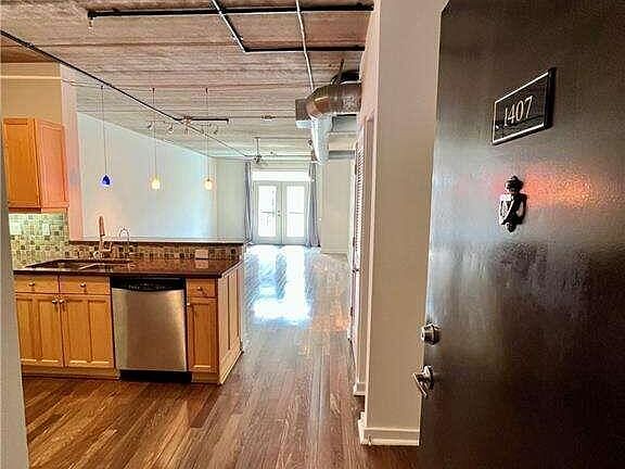 2nd image of 800 Peachtree St NE APT 1407