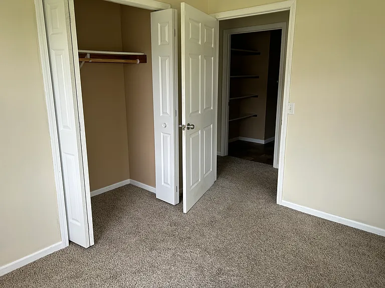 222 N Central St — Photo 10