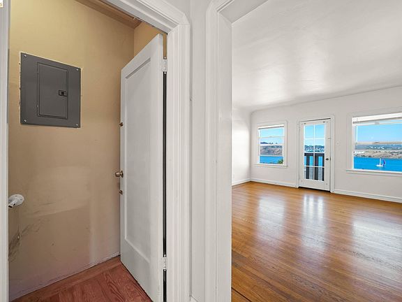 3rd image of 380 Alhambra St