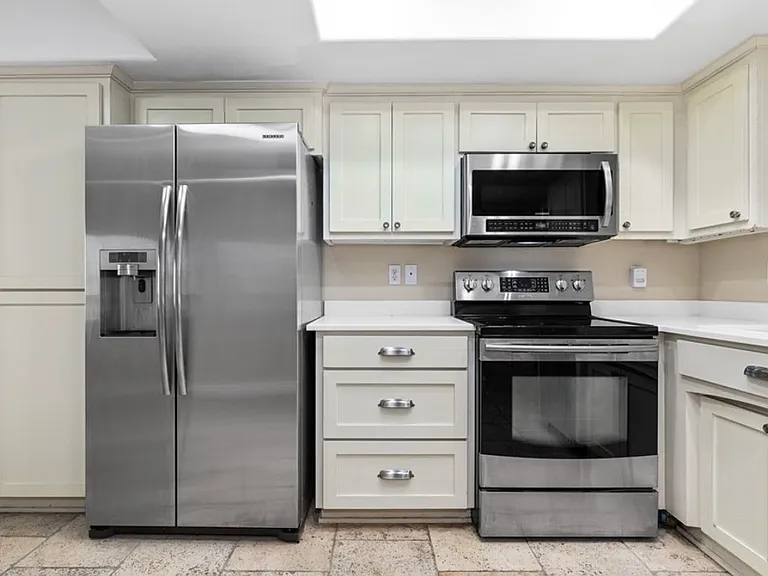3336 Harbor Cir #D — Photo 12