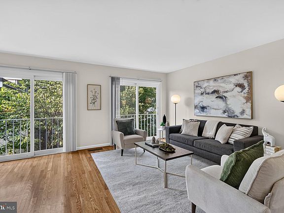 4th image of 749 Delaware Ave SW #184