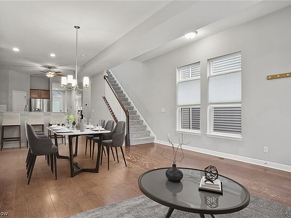 4th image of 2814 York Ave