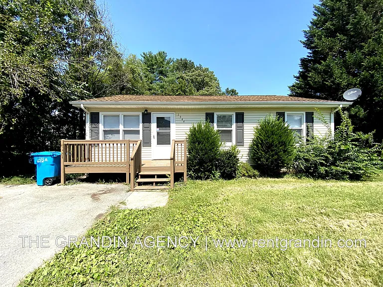 1344 Mabry Ave SE — Photo 1