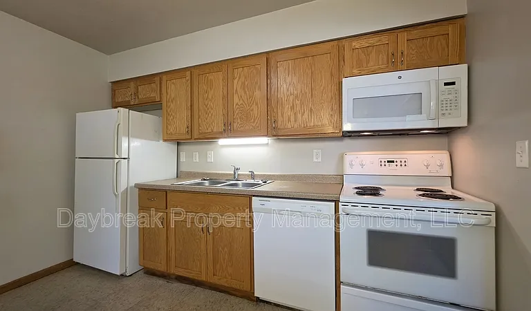 2814 8th St N #3 — Photo 4