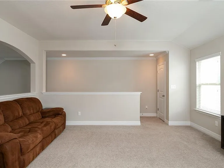 104 Auburn Cv — Photo 25