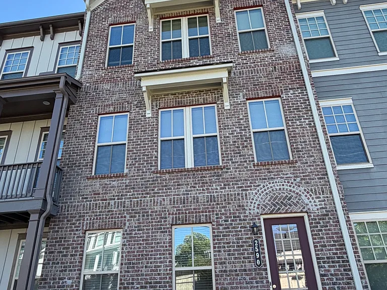 2590 Morehead St — Photo 1