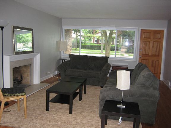 2nd image of 1631 Wilmette Ave