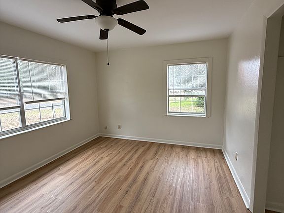 5th image of 100 Cottonwood St