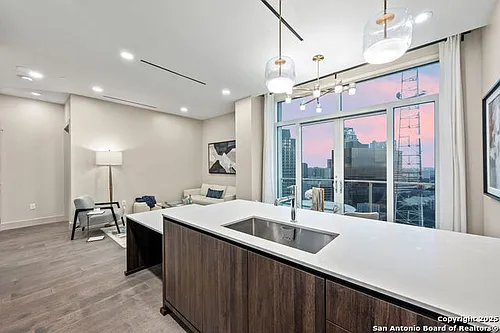 123 Lexington Ave Photo 1