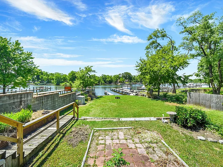 8027 Shore Rd — Photo 35