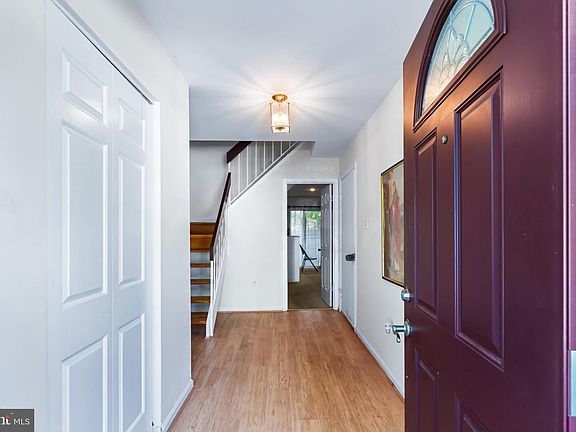 3rd image of 7107 Forbes Blvd