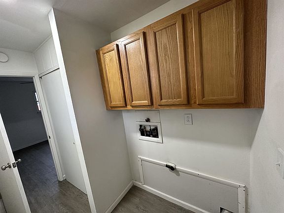 3rd image of 914 Candlewood Blvd