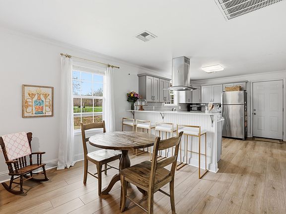 4th image of 3249 W Main St