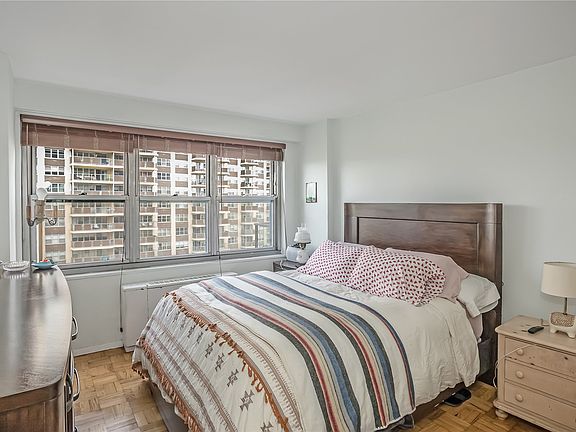 5th image of 1805 215th St APT 6C