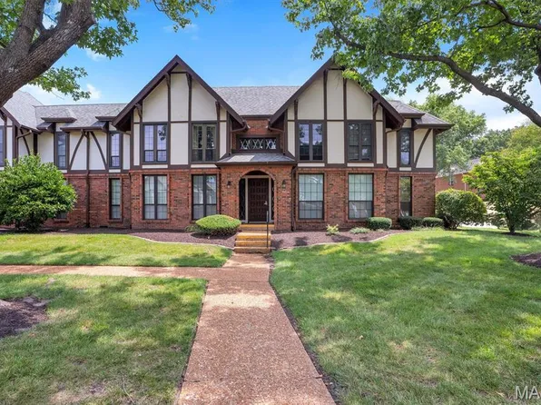 917 Claytonbrook Dr APT 1, Ballwin, MO 63011