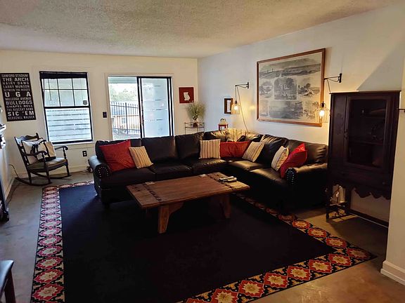 3rd image of 290 Appleby Dr APT 161