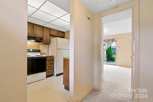 3rd image of 1646 Hollow Dr