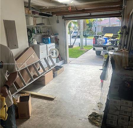 3rd image of 1039 SE 6th Ave