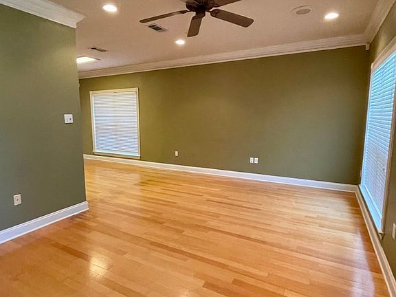 4th image of 11113 Garrett Dr