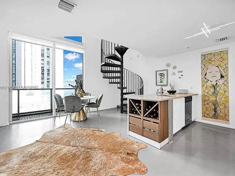 300 S Biscayne Blvd #L-1232 — Photo 1