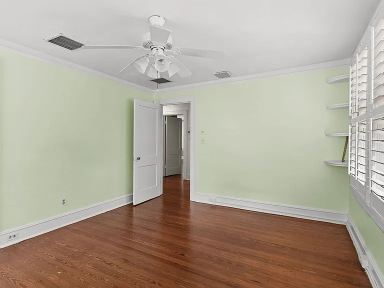 418 Jasmine Way — Photo 3