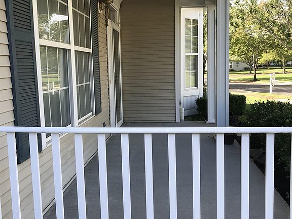 3rd image of 185 Southampton Dr #7