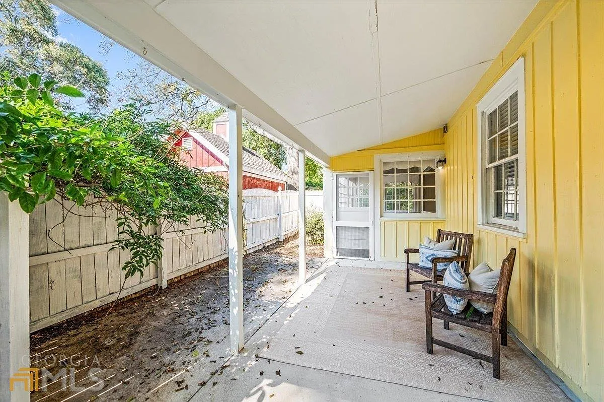 Building Photo - 251 Riverdale Dr #B