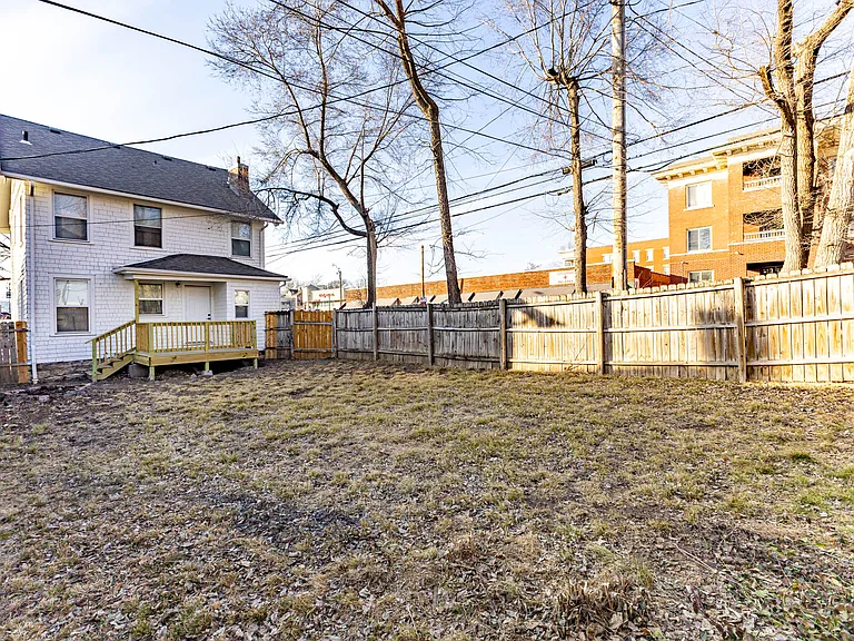 3901 Central St — Photo 55