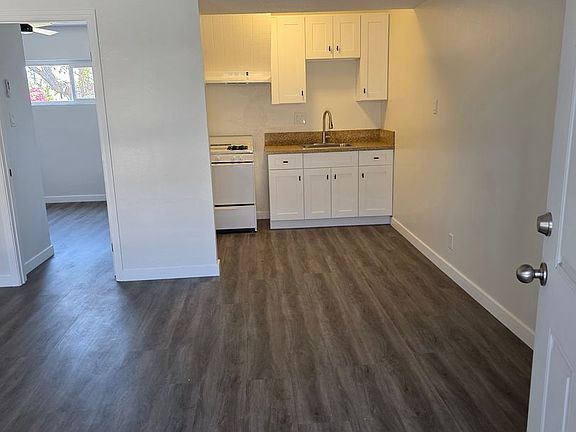 2nd image of 411 N Bush St #11