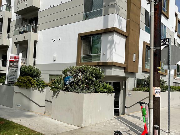 2nd image of 10908 Hartsook St #2050