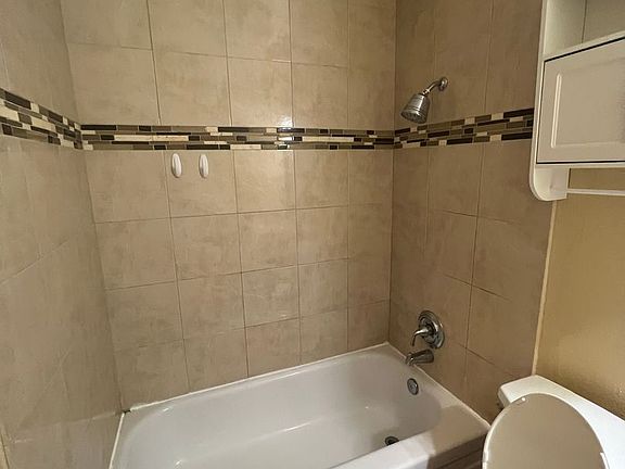 5th image of 1467 Lorilyn Ave Unit 3