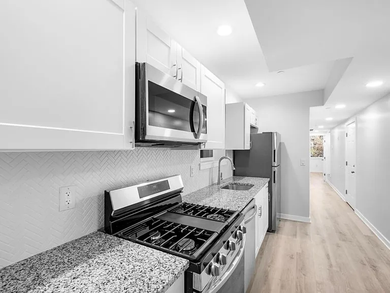 2230 Christian St #2 — Photo 6