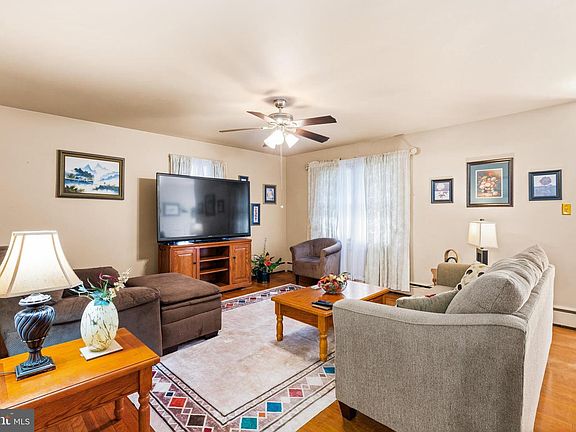 4th image of 419 Somerset Ave