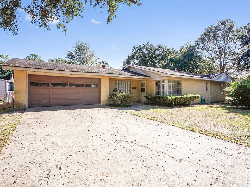 1st image of 263 Arlington Dr
