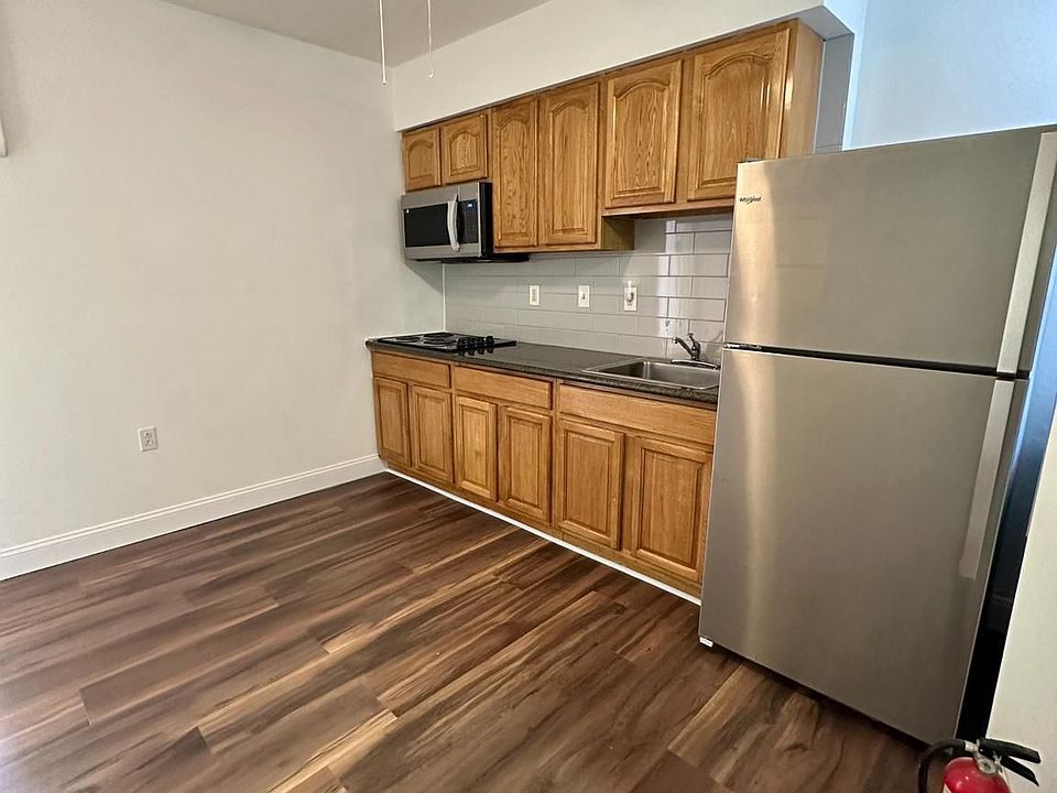 1st image of 3253 N Park Ave