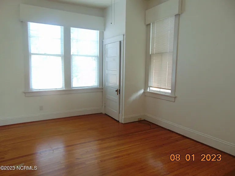 215 Dock St #215 — Photo 8
